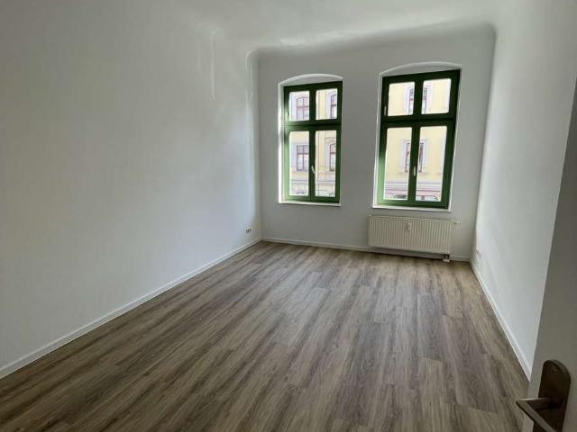 renovierte 3 Zimmer/ 2 Balkone mitten in Stadtfeld Ost!