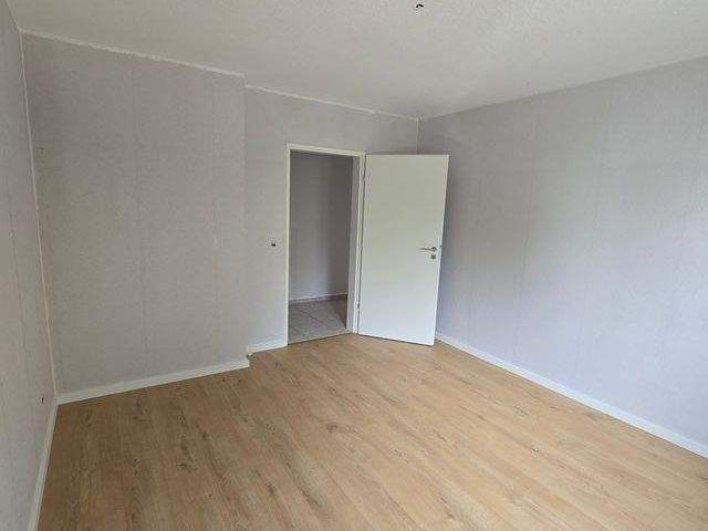 Renovierte 3 Zimmerwohnung in Bergisch Gladbach Hand