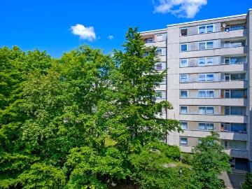 Renovierte 3 Zimmerwohnung mit Balkon!