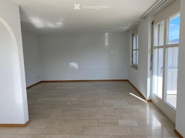 Renovierte 4 1/2 Zimmerwohnung im 2.OG