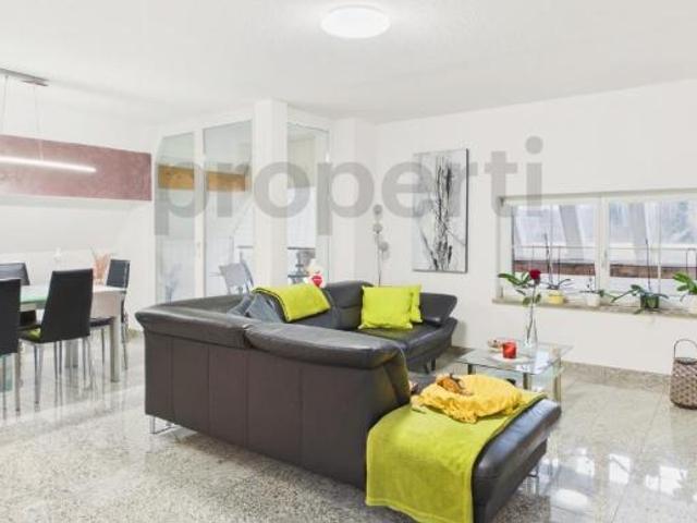 Renovierte 4.5 Zimmer Maisonette in historischem Bauernhaus mit Balkon, Rothrist AG