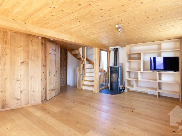 Renovierte 4,5 Zimmer Scheune mit 107 m2 Wohnfläche und 40 m2 Garten