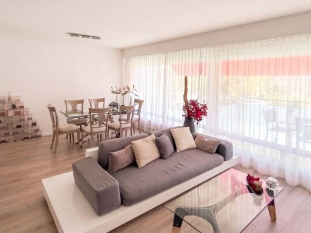 Renovierte 4,5 Zimmer Wohnung mit Terrasse, nahe dem See in Préverenges