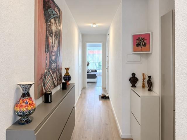 Renovierte 4,5 Zimmer Wohnung mit Terrasse, nahe dem See in Préverenges