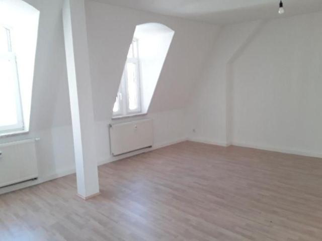 Renovierte 4 Raum DG Whg. mit 2 Bädern