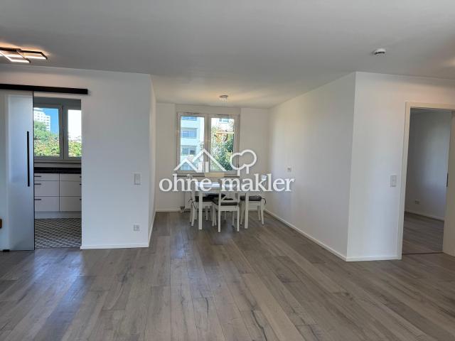 Renovierte 4 Zimmer Wohnung in Weinheim mit EBK, Balkon, Terrasse und 2 Stellplätzen