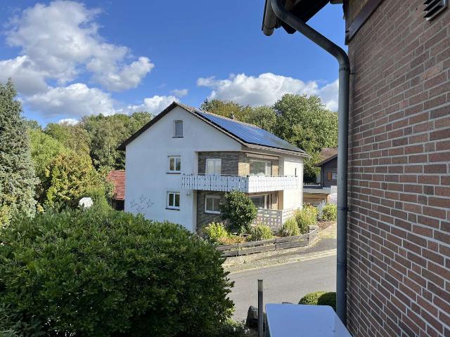Renovierte 4 Zimmer Wohnung mit Balkon