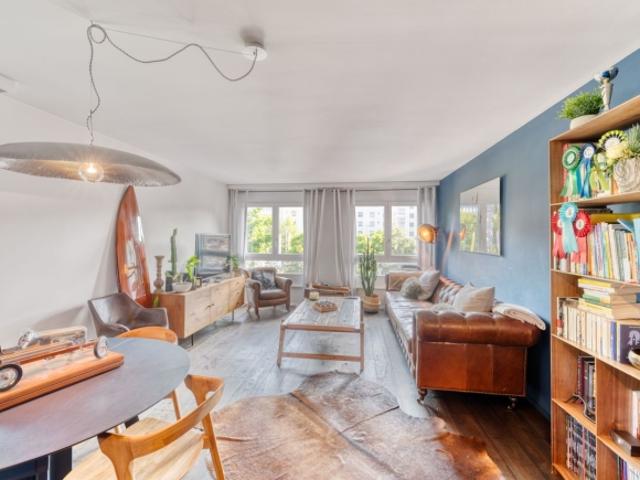 Renovierte 4 Zimmer Wohnung mit zwei Balkonen