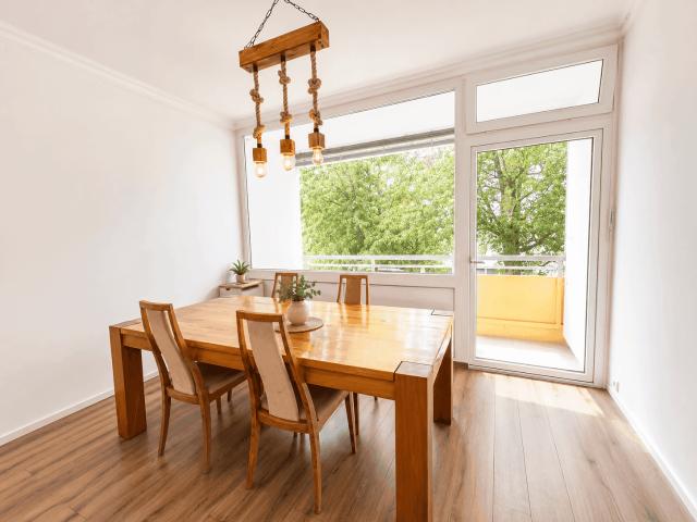 Renovierte 4 Zimmer Wohnung mit 4 Loggien