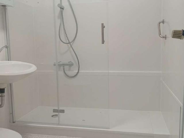 Renovierte 4 Zimmerwohnung mit Balkon, TG Stellplatz