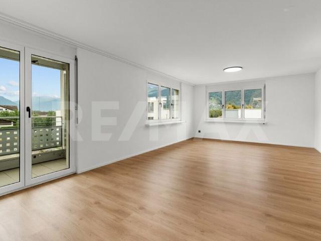 Renovierte 4½ Zimmerwohnung mit zwei Balkonen in Malans