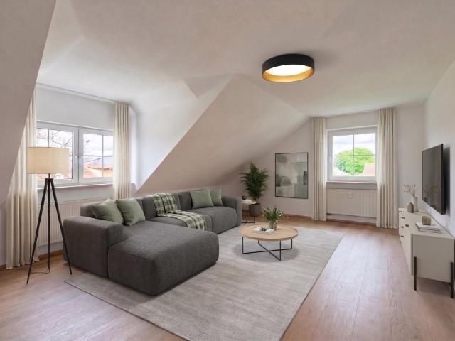 Renovierte 5 Zimmer Dachgeschosswohnung mit Balkon, Garage und Effizienzklasse A+ – provisionsfrei