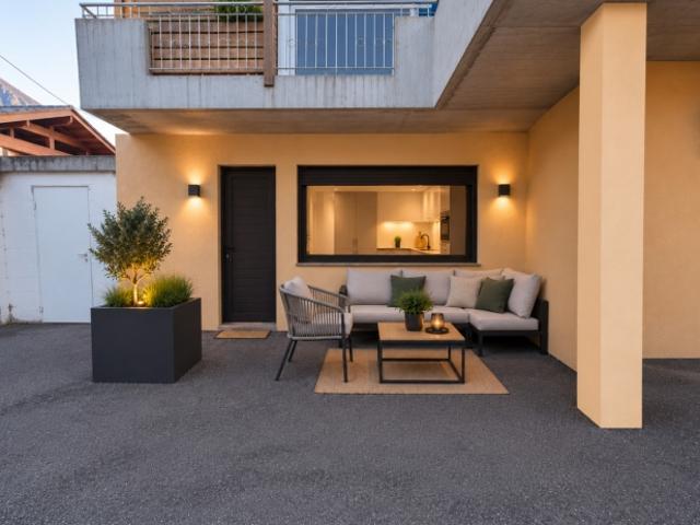 Renoviertes Atelier mit Terrasse und schönen Räumen in Riddes