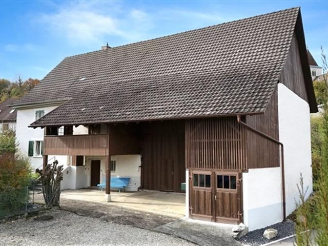 Renoviertes Bauernhaus mit 4,5 Zimmern in Coeuve en Ajoie mit großem Garten