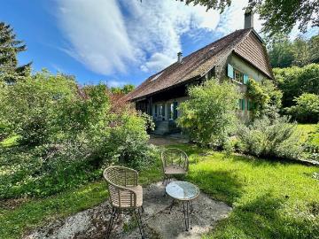 Renoviertes Bauernhaus mit Charakter und 2.900 m² Land – 15 Minuten von der Autobahn entfernt