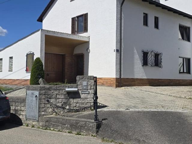 Renoviertes Einfamilienhaus in toller Lage – ideal für Familien mit großem Garten und Garage