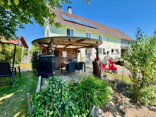 Renoviertes Einfamilienhaus mit viel Platz und großem Grundstück in Waldberg zu kaufen*!