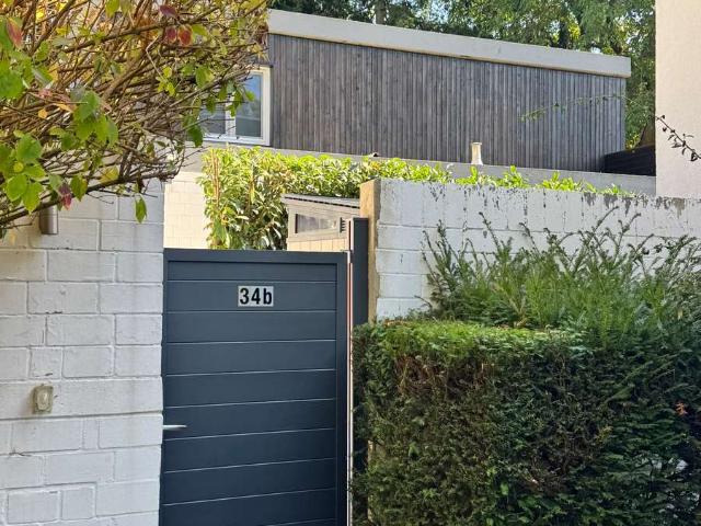 Renoviertes freistehendes Haus nahe der Europäischen Schule – Garten, Garage und Stellplatz