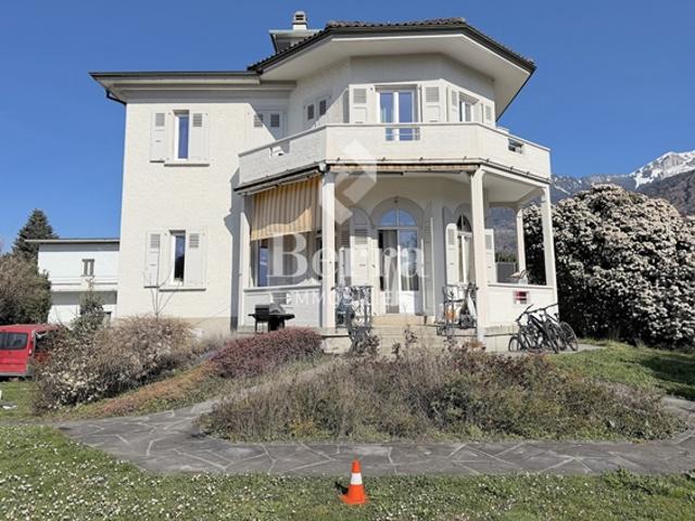 Renoviertes Gebäude mit 3 Wohnungen – Entwicklungspotenzial