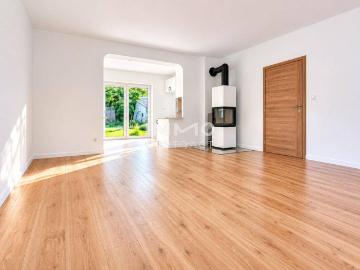 Renoviertes 4 Zimmer Einfamilienhaus mit ruhigem Garten, Dachterrasse & Ausbaureserve