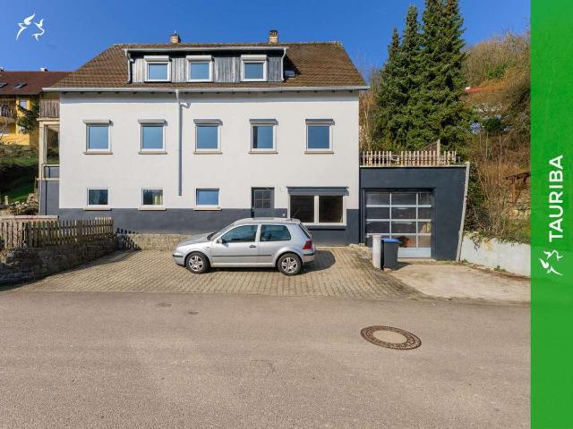 Renoviertes Mehrfamilienhaus mit ca. 5,5 % Rendite – auch ideal als großzügiges Eigenheim