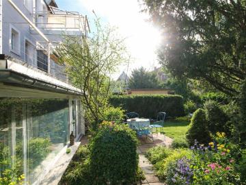 Renoviertes Mehrfamilienhaus in ruhige Lage mit Garten