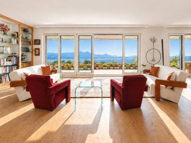 Renoviertes Penthouse mit 6,5 Zimmern | Stadtteil Pully Montchoisi