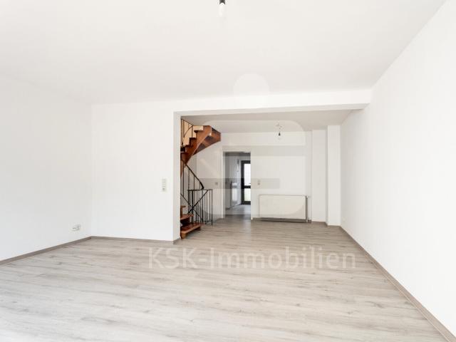Renoviertes Reihenmittelhaus mit Garage in Kerpen !