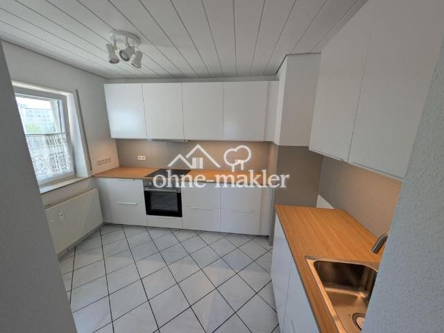 Renovierter Wohntraum mit Seeblick: 87 m² 3 Zimmer Wohnung inkl. Einbauküche & Balkon