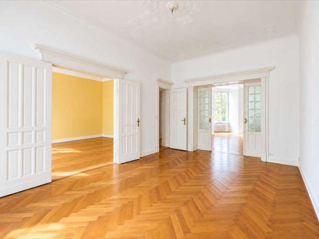 Renovierter Altbau im Lieblingskiez Rüdesheimer Platz