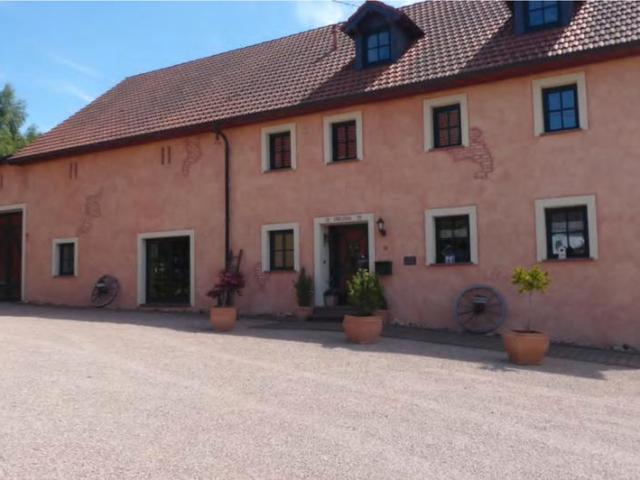 Renovierter Bauernhof mit Stallungen, 12ha Land, Reitplatz