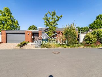 Marktstraße, Burgdorf - Parkplatz, Schwimmbad