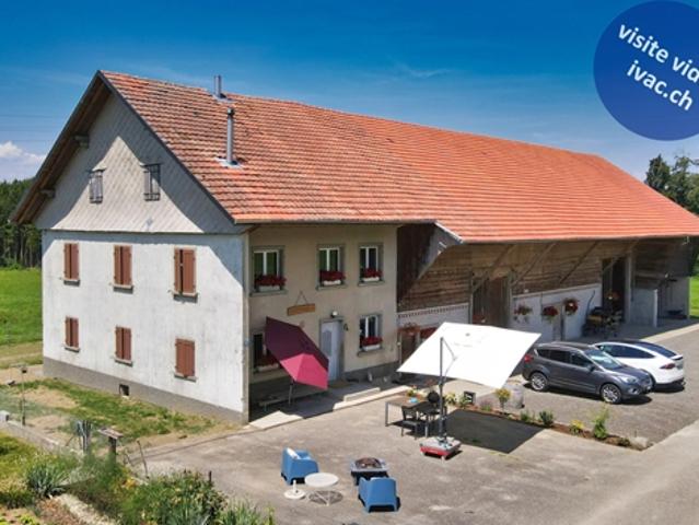 Renovierter Pferdehof mit 6,5 Zimmern ohne Nachbarn in Villarimboud / FR