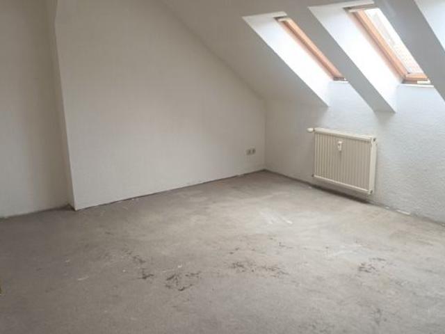 2 Zimmer Wohnung in Zwickau Oberplanitz im Dachgeschoss zu vermieten!