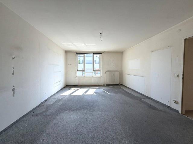 RENOVIERUNGSBEDÜRFTE Wohnung sofort verfügbar | Nähe U6