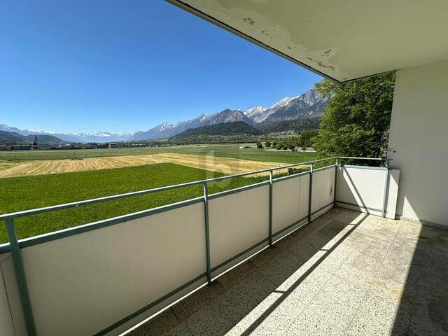 RENOVIERUNGSBEDÜRFTIG MIT OST UND WESTBALKON UND IDEALER RAUMAUFTEILUNG