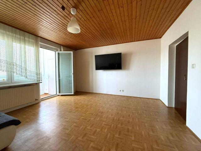 Renovierungsbedürftige Wohnung am Tabor