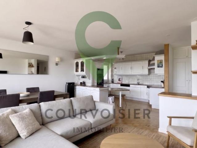 Renovierungsbedürftige Wohnung mit freiem Blick und Gemeinschaftspool