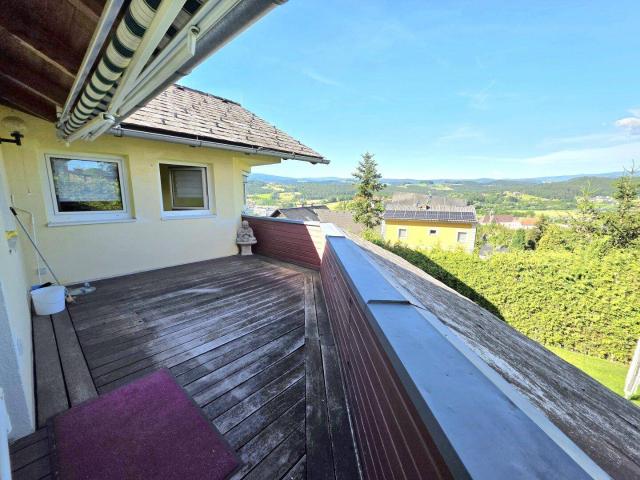 Renovierungsbedürftige Wohnung mit herrlicher Aussicht!