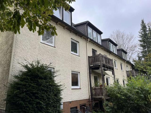 renovierungsbedürftige 2 Zimmer Wohnung in ruhiger Lage