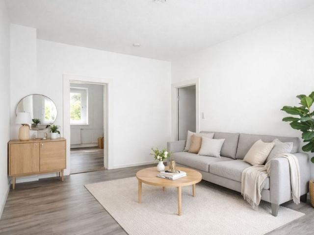 Renovierungsbedürftige 2 Zimmer Wohnung in zentraler Lage in Lübeck, ab sofort verfügbar OTTO STÖBEN