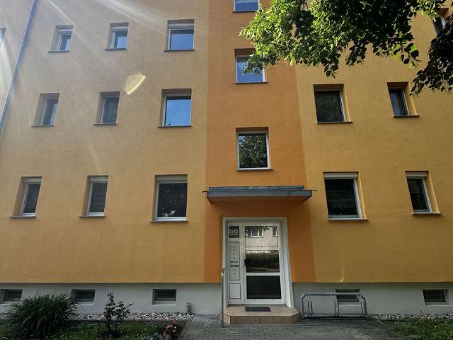 Renovierungsbedürftige 3 Raumwohnung im ruhigen Teil von WSF