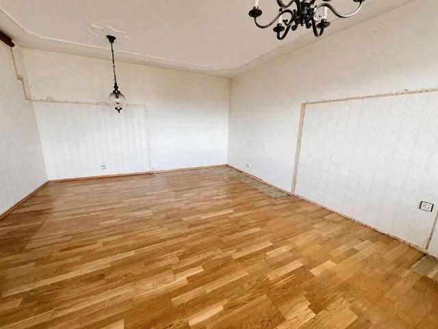 Renovierungsbedürftige 3 Zimmer Eigentumswohnung in zentraler Lage von Dietzenbach!