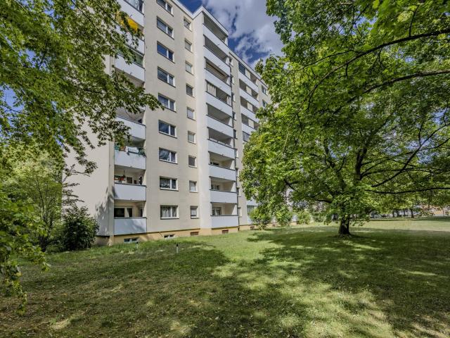 Renovierungsbedürftige 3 Zimmer Wohnung in sehr gepflegter Wohnanlage