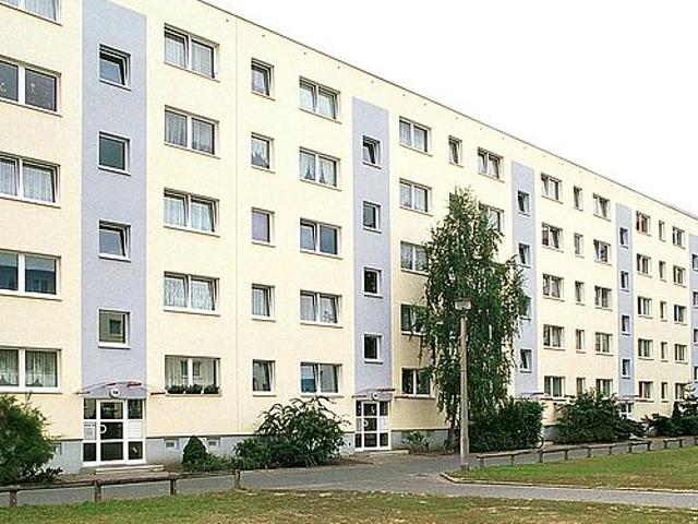 Renovierungsbedürftige 3 Zimmer Wohnung mit Balkon