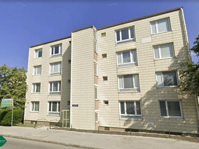 Renovierungsbedürftige 4 Zimmerwohnung bei Bahnhof