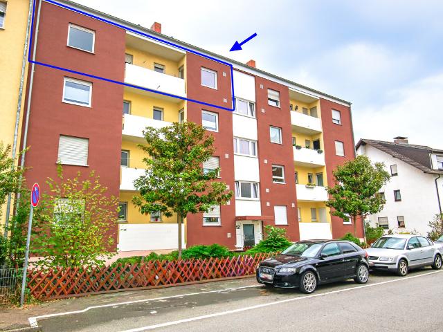 Renovierungsbedürftige 4 ZKB mit Tageslichtbad, Loggia und Garage in guter Lage Speyer