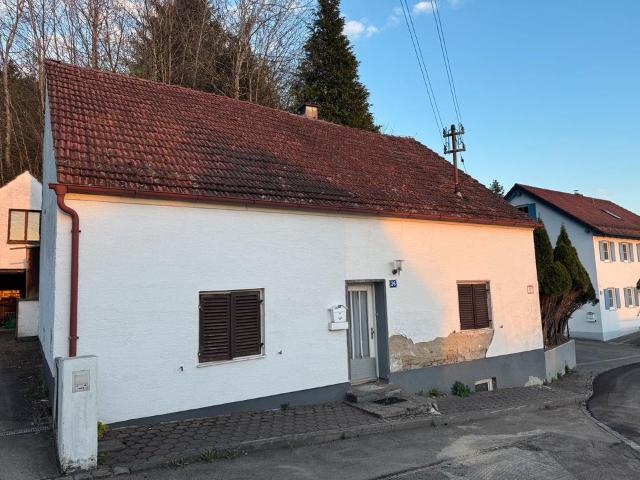 Renovierungsbedürftiges Einfamilienhaus