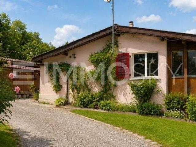 Renovierungsbedürftiges Einfamilienhaus auf landwirtschaftlicher Parzelle in Aubonne