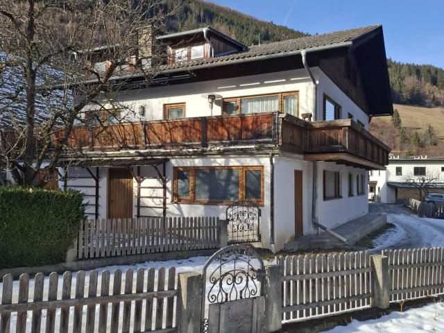 Renovierungsbedürftiges Einfamilienhaus mit Garten und 200 m² Wohnfläche in Mühlbachl